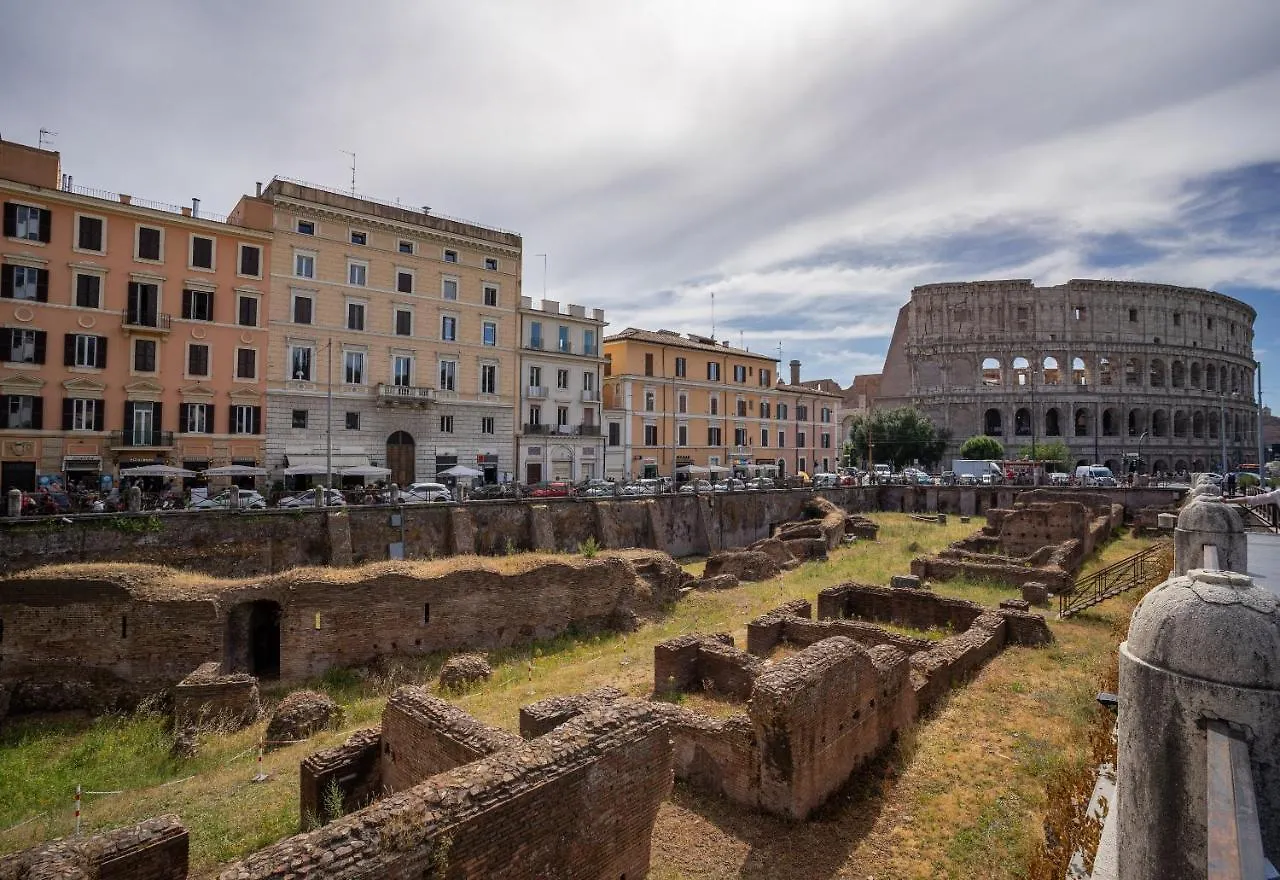 Colosseo Luxe Apartment In The Center Of Rome