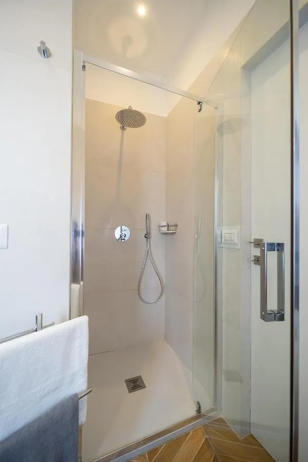 Colosseo Luxe Apartment In The Center Of Rome