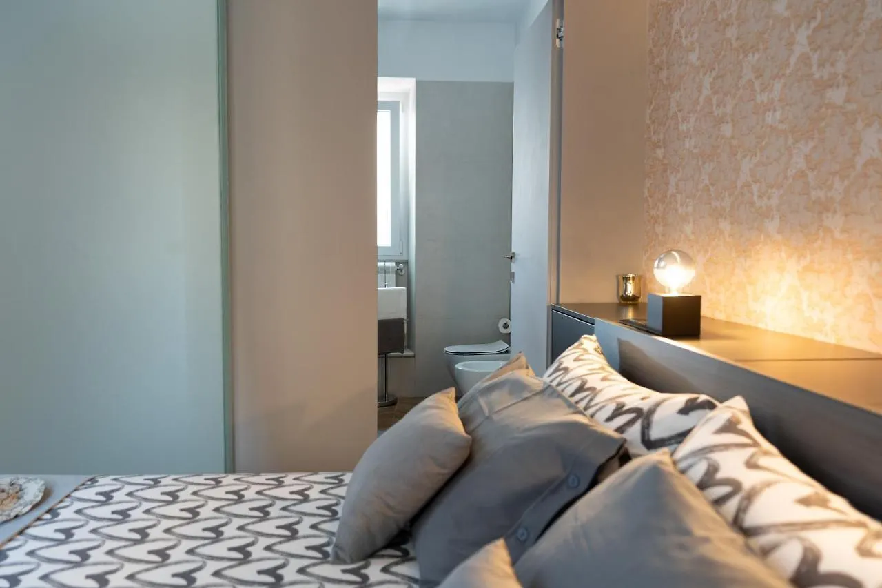 Colosseo Luxe Apartment In The Center Of Rome 0*,