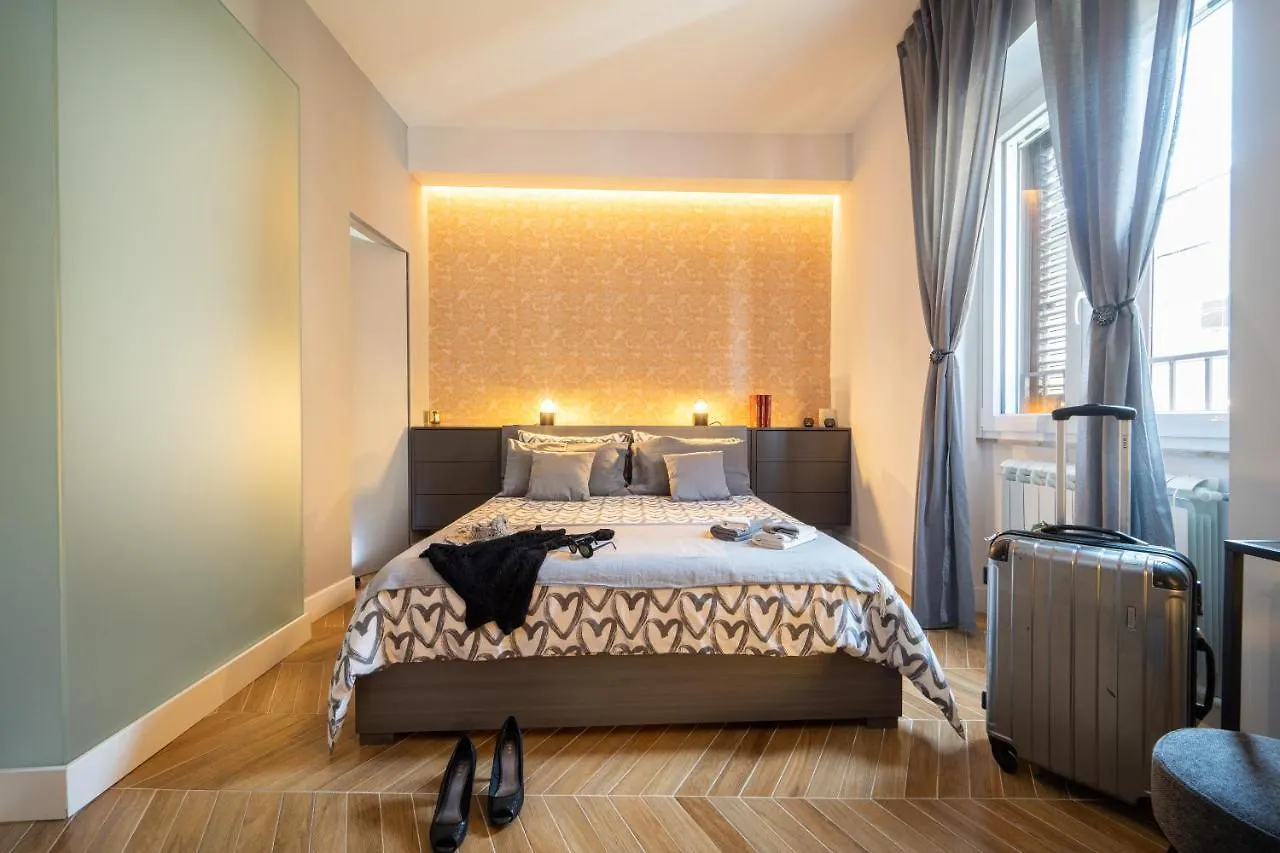 Colosseo Luxe Apartment In The Center Of Rome
