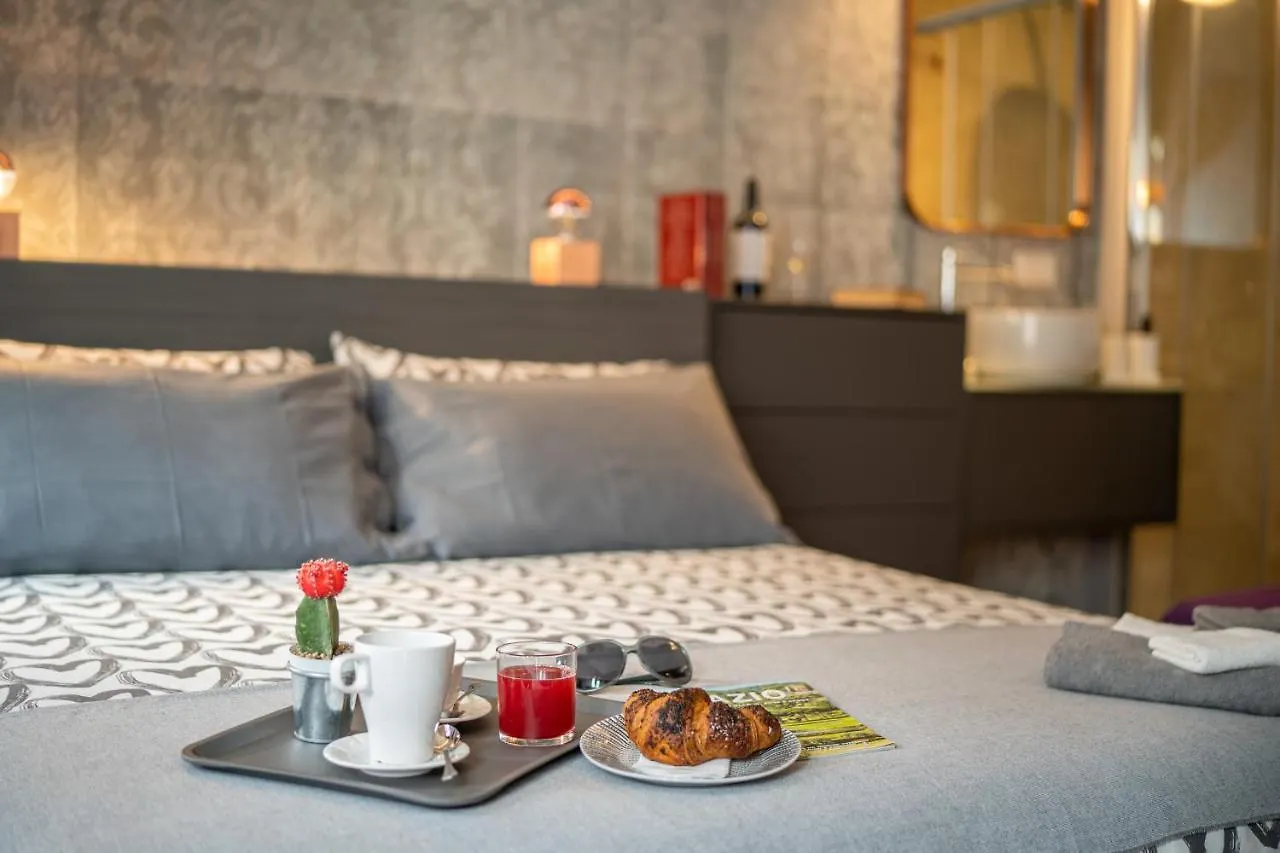 Colosseo Luxe Apartment In The Center Of Rome