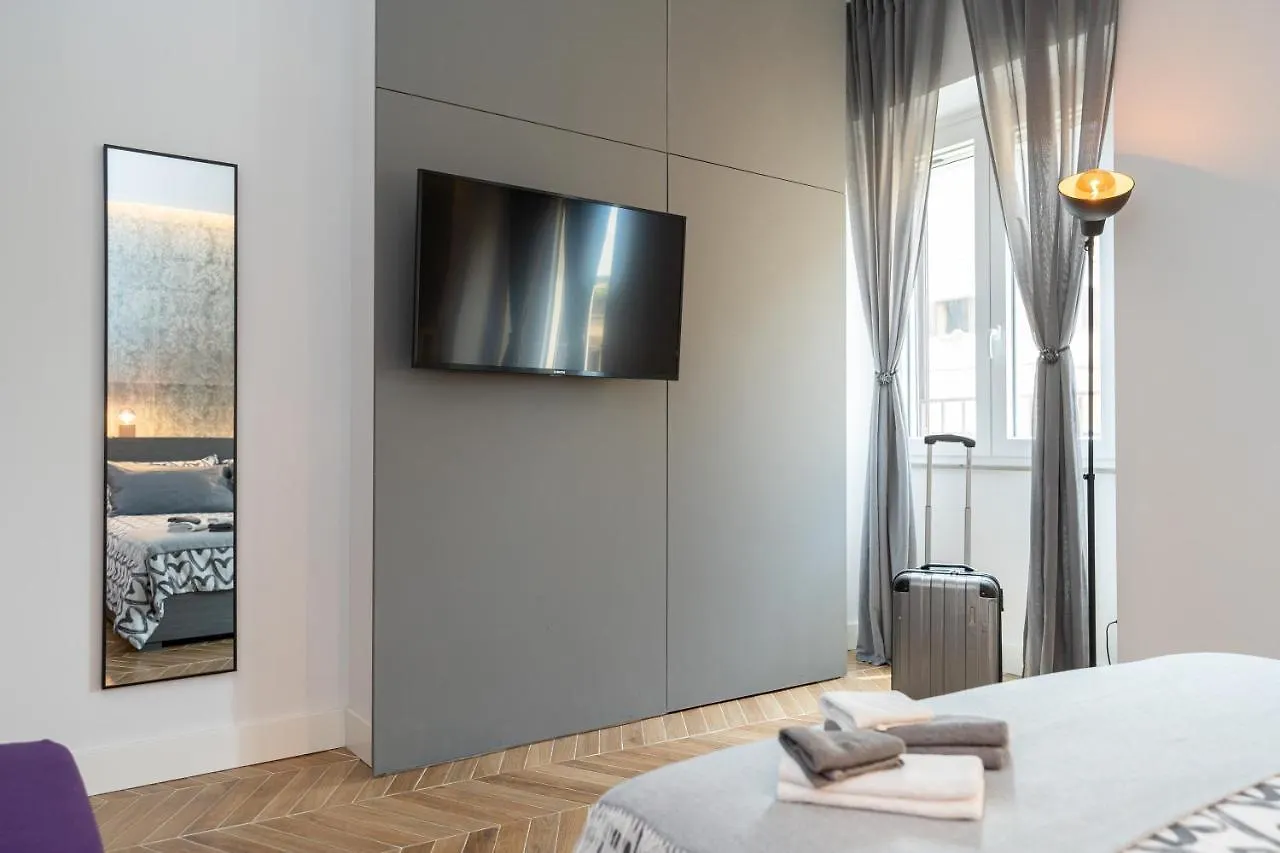 Colosseo Luxe Apartment In The Center Of Rome 0*,  Italy