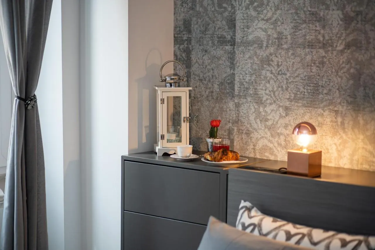 Colosseo Luxe Apartment In The Center Of Rome