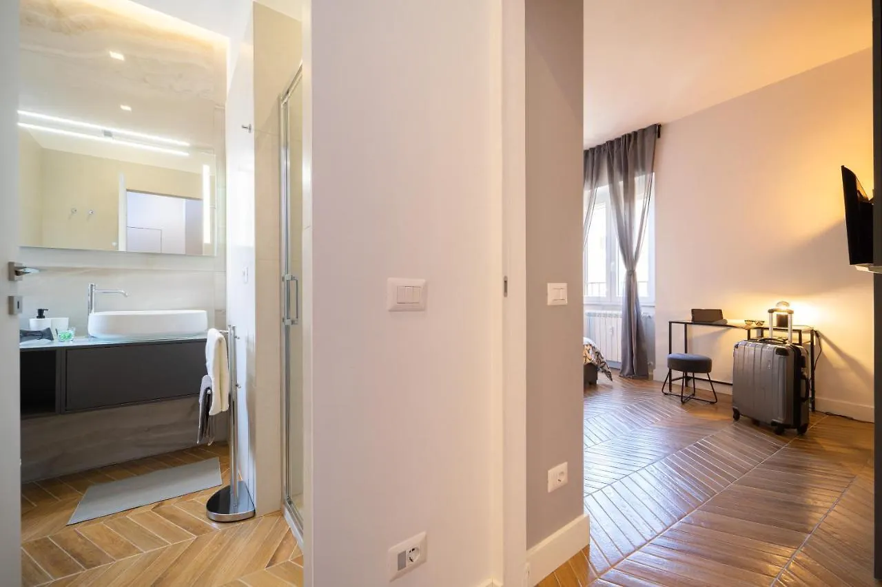 Colosseo Luxe Apartment In The Center Of Rome