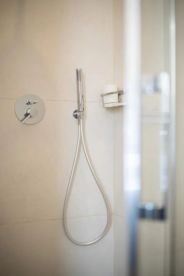 Colosseo Luxe Apartment In The Center Of Roma 0*,  Italia