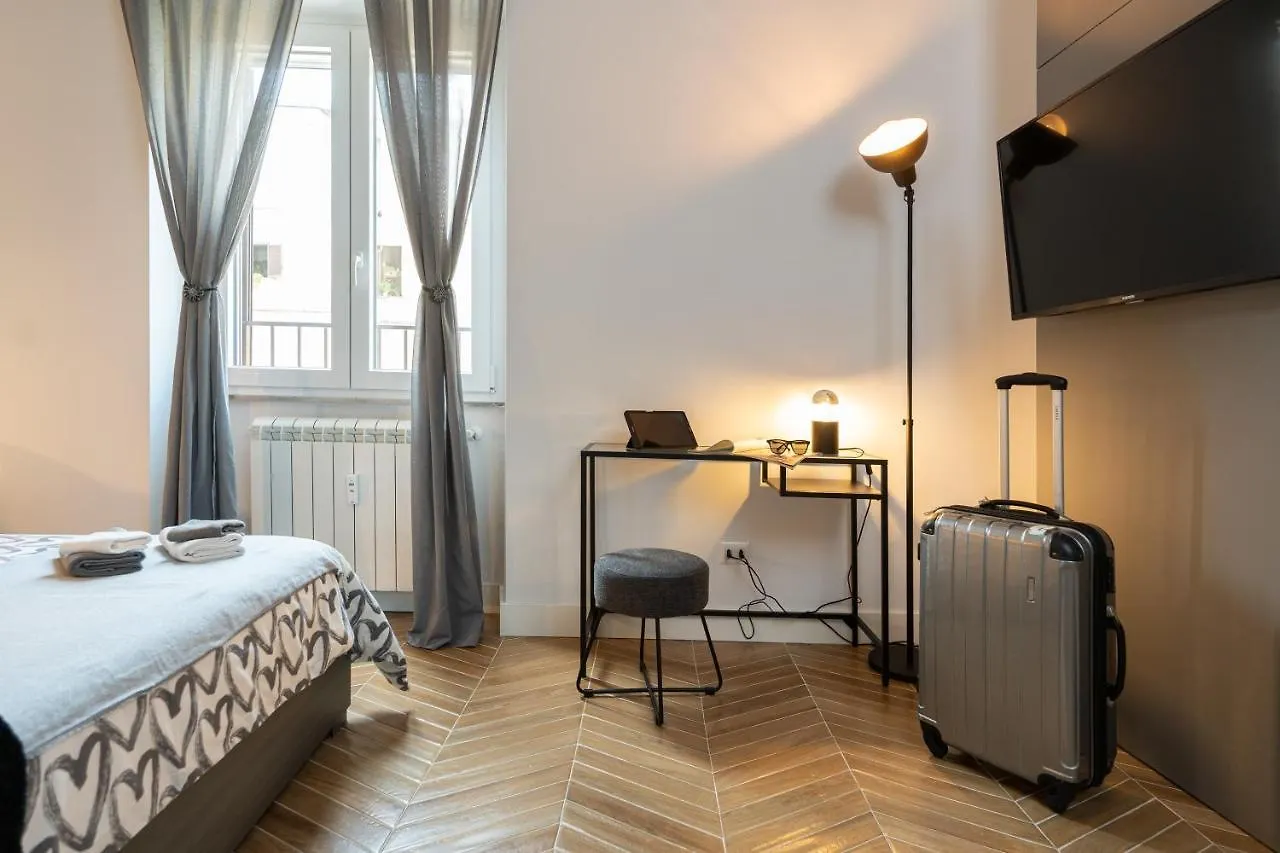 Colosseo Luxe Apartment In The Center Of Roma Italia