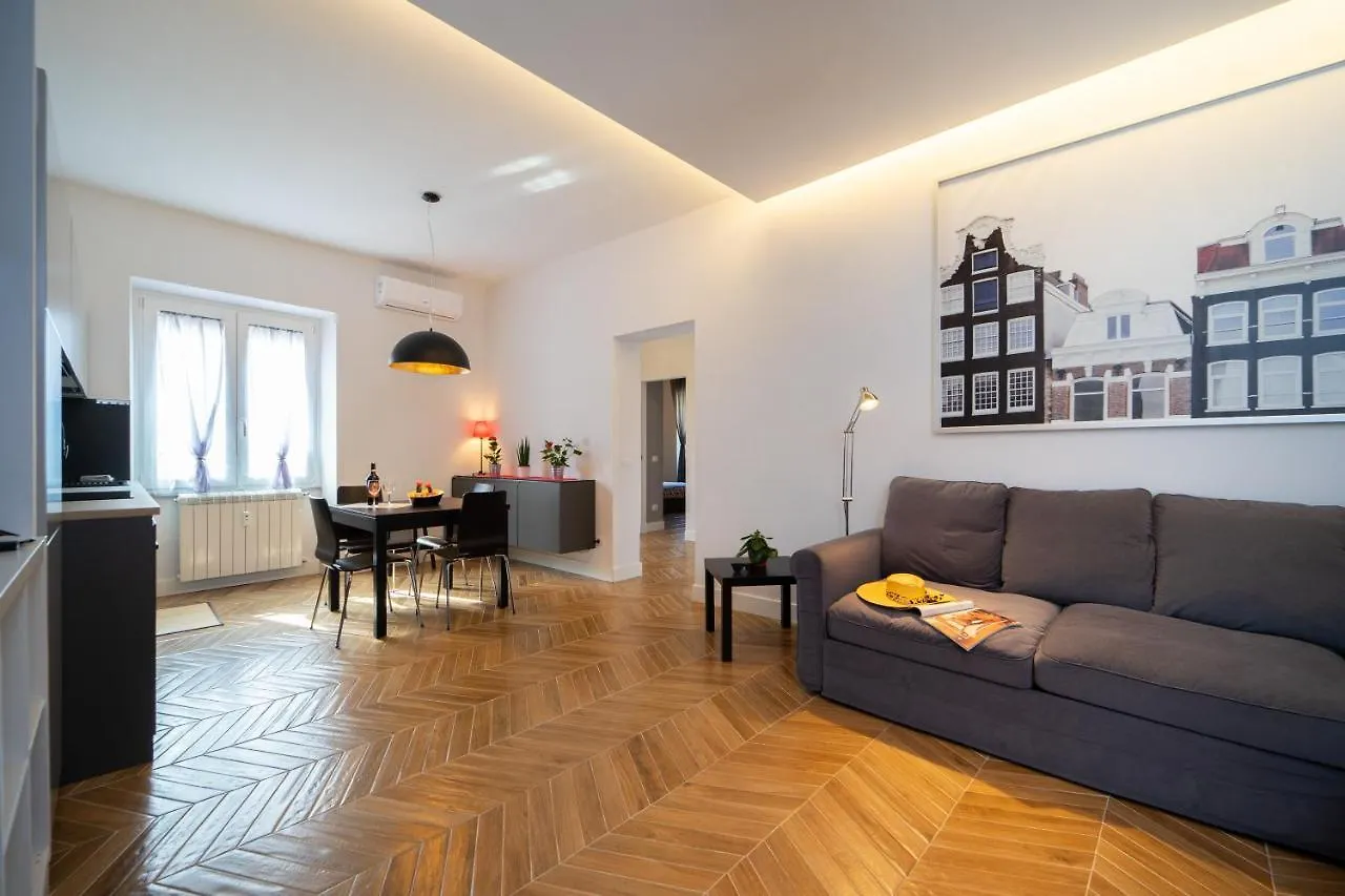 Colosseo Luxe Apartment In The Center Of Roma