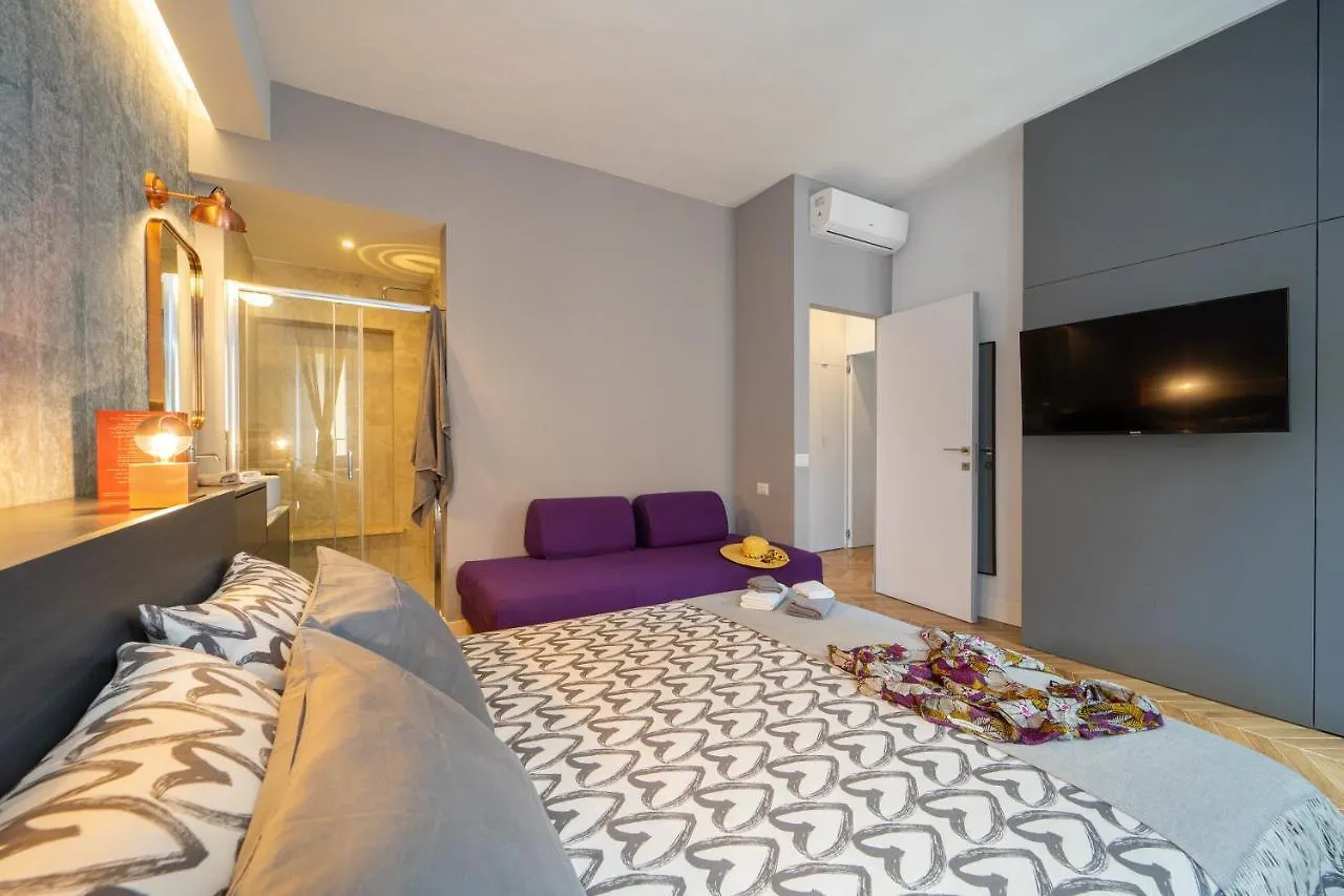 Colosseo Luxe Apartment In The Center Of Roma 0*,