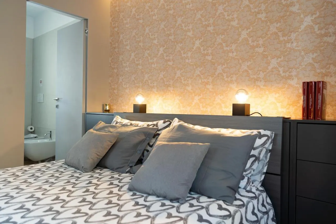 Colosseo Luxe Apartment In The Center Of Roma