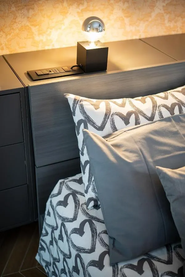 Colosseo Luxe Apartment In The Center Of Rome