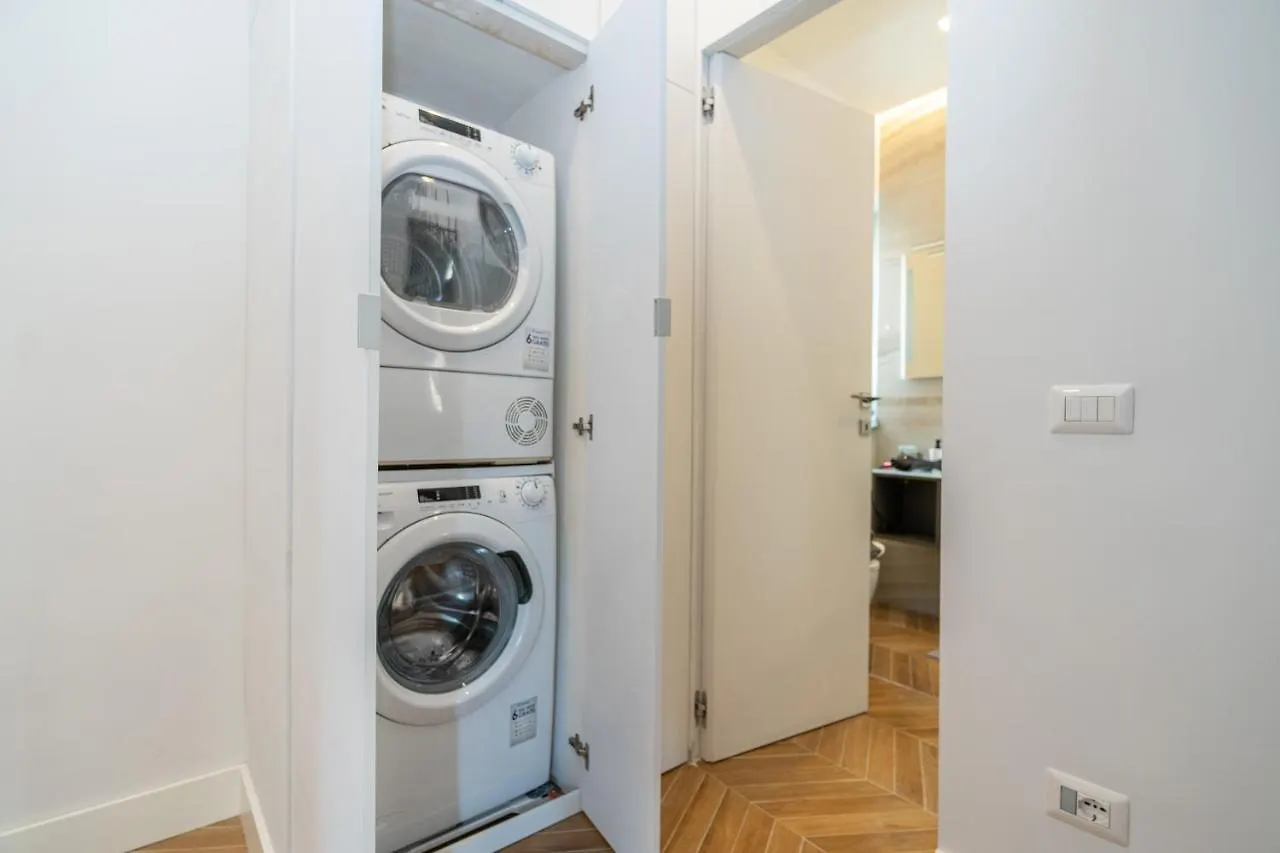 Colosseo Luxe Apartment In The Center Of Rome